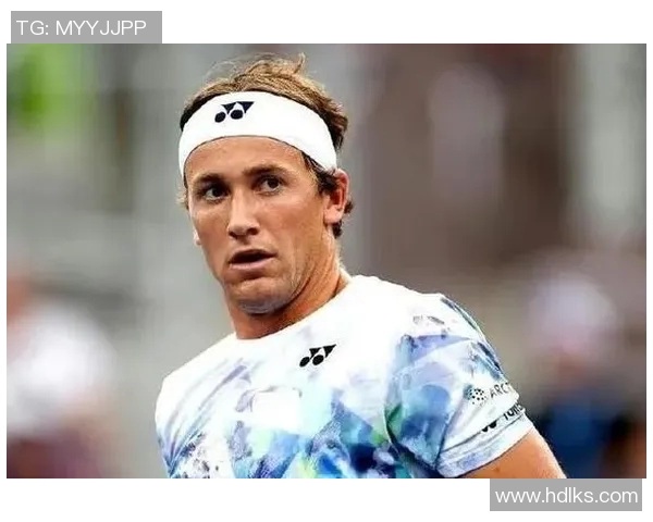 重庆网球队团队协作引发热议球员间配合与沟通的争议探讨 重庆网球队团队协作引发热议球员间配合与沟通的争议探讨