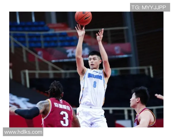 方硕的篮球之路：从青涩少年到职业赛场的蜕变与成长