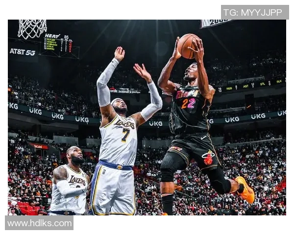 湖人对阵热火精彩对决一触即发快来一起看球吧