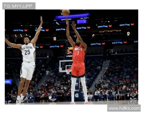 火箭队三分雨倾泻鹈鹕24记三分球的精彩对决