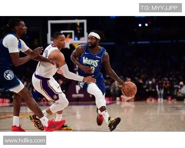 伯明翰与狼队激战正酣比分揭晓引发球迷热议 伯明翰与狼队激战正酣比分揭晓引发球迷热议