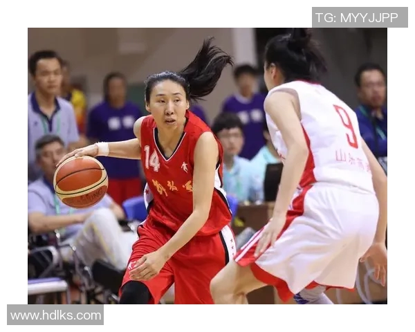 北京女篮与广东女篮激战裁判判罚引发热议赛后分析与球迷反应 北京女篮与广东女篮激战裁判判罚引发热议赛后分析与球迷反应