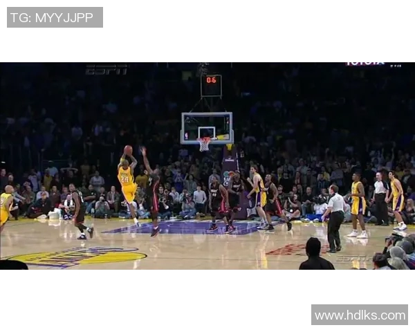 科比传奇：从篮球场上的黑曼巴到全球偶像的辉煌人生旅程