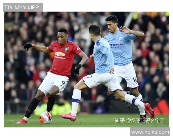 英超历史交锋曼联与曼城的战绩分析与精彩瞬间回顾
