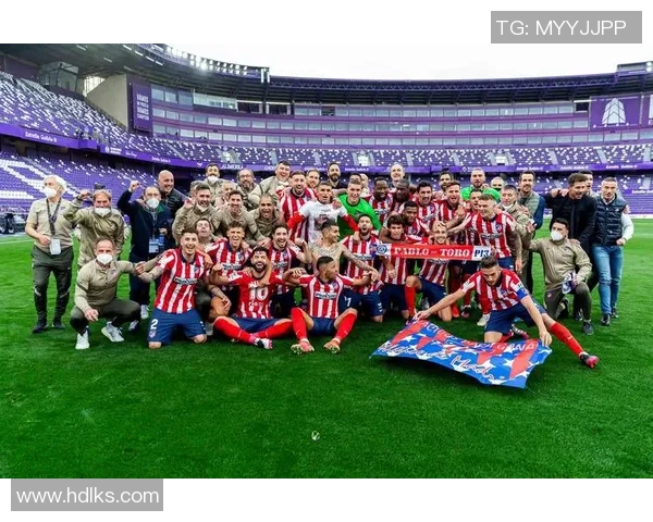 巴萨与马竞巅峰对决海报展现激情与荣耀的足球盛宴