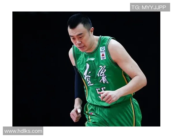 韩德君的篮球生涯回顾与未来展望：从青涩少年到CBA传奇巨星