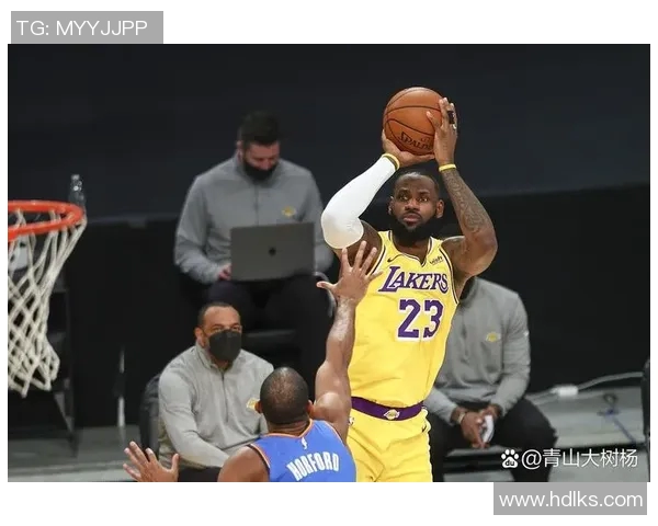 湖人勇士激战正酣文字直播全程回顾精彩瞬间与战术分析 湖人勇士激战正酣文字直播全程回顾精彩瞬间与战术分析