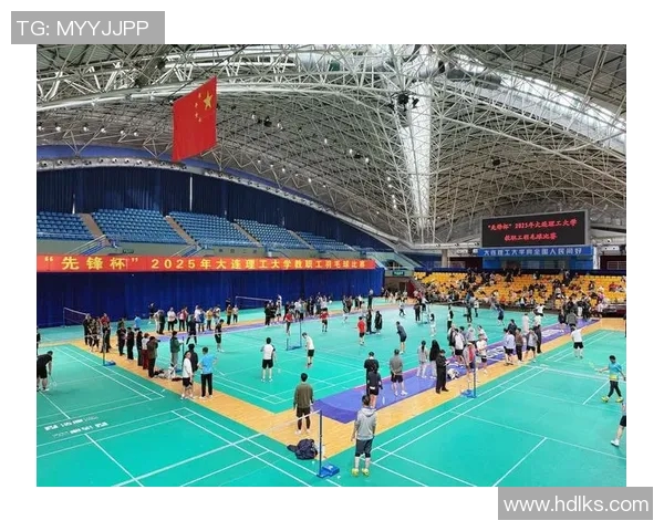 重庆羽毛球队战术解析：聚焦技术与团队协作的完美结合